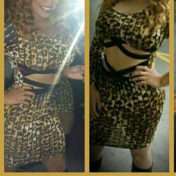 Front cut out dress - Picture 3 of 3